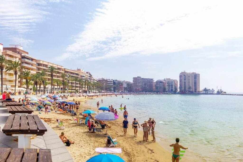Apartamento Pink Maritimo Torrevieja Exteriör bild